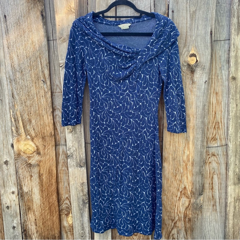 Royal Robbins blue fitted dress, 3/4” sleeves, wear off the shoulder, Medium